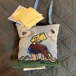 Classic Pooh tapestry door pillow 6x6 in NWT